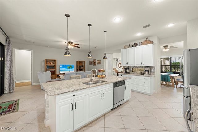 3179 Pacific DR, Naples, FL 34119