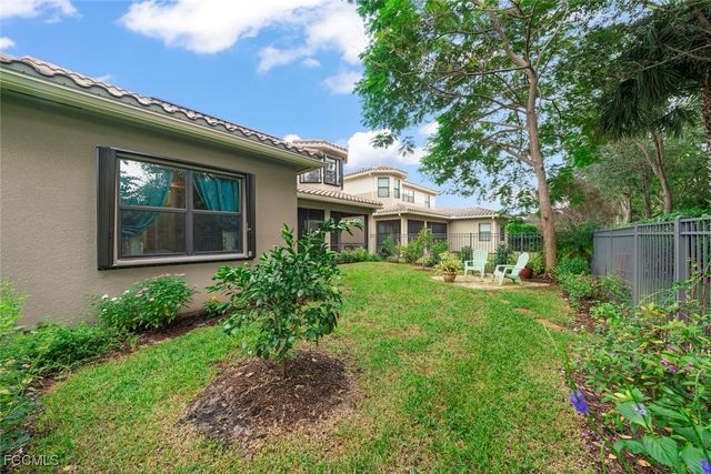 3179 Pacific DR, Naples, FL 34119