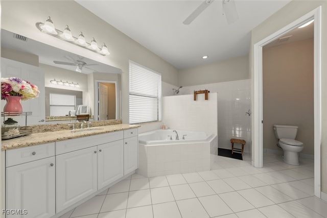 3179 Pacific DR, Naples, FL 34119