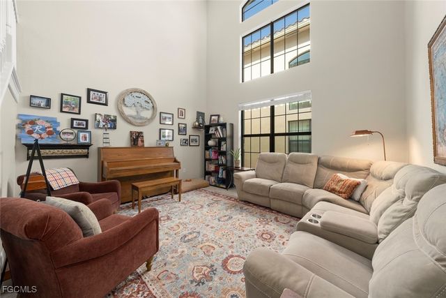 3179 Pacific DR, Naples, FL 34119