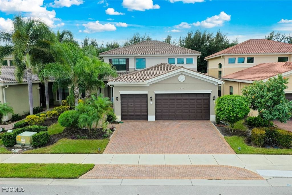 3179 Pacific DR, Naples, FL 34119