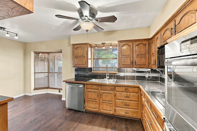 1501 Meadow Court, Midlothian, TX 76065