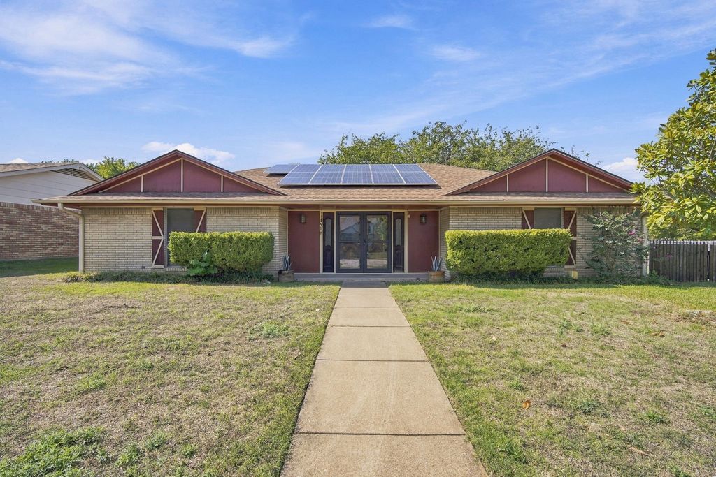 1501 Meadow Court, Midlothian, TX 76065