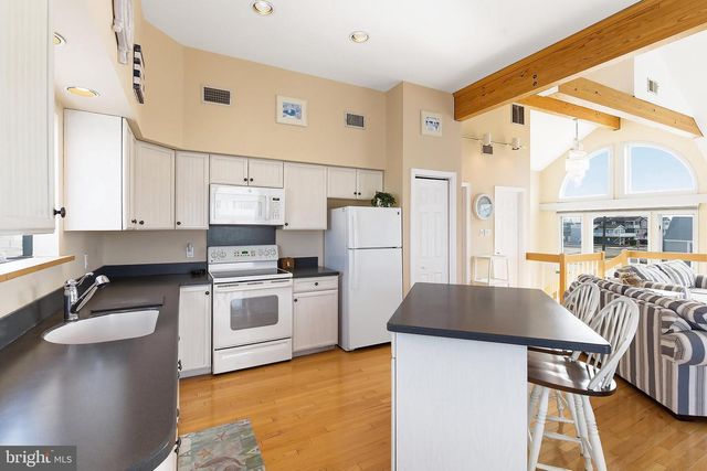 307 N 13TH ST, Surf City, NJ 08008