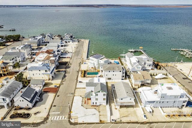 307 N 13TH ST, Surf City, NJ 08008