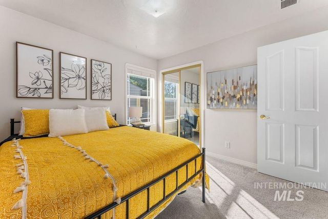 425 N Riverview Dr, Boise, ID 83712
