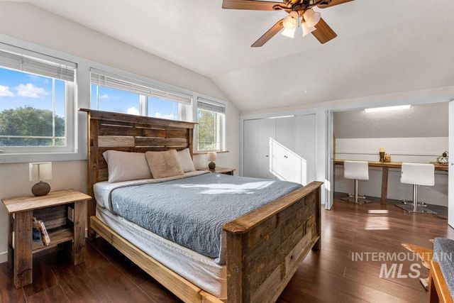 425 N Riverview Dr, Boise, ID 83712