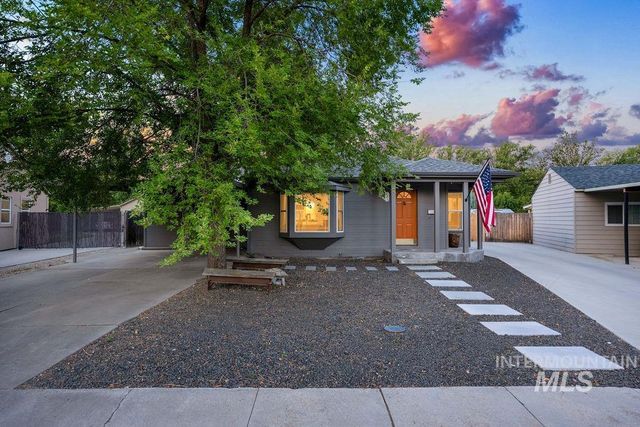 425 N Riverview Dr, Boise, ID 83712