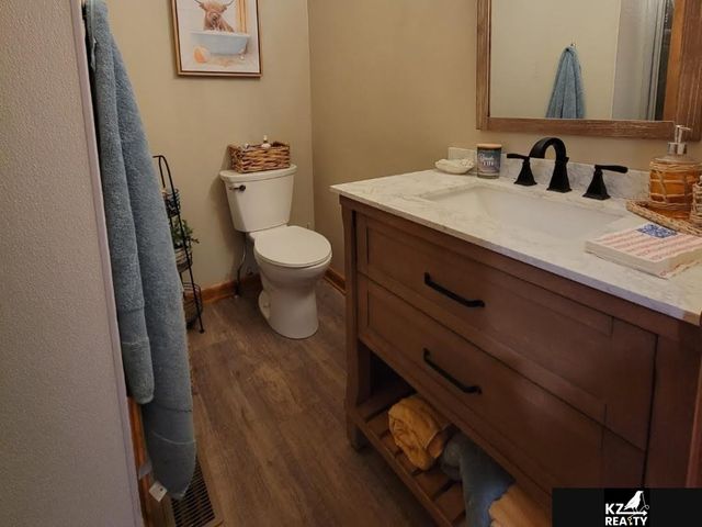 2 South Shore Drive, Columbus, NE 68601