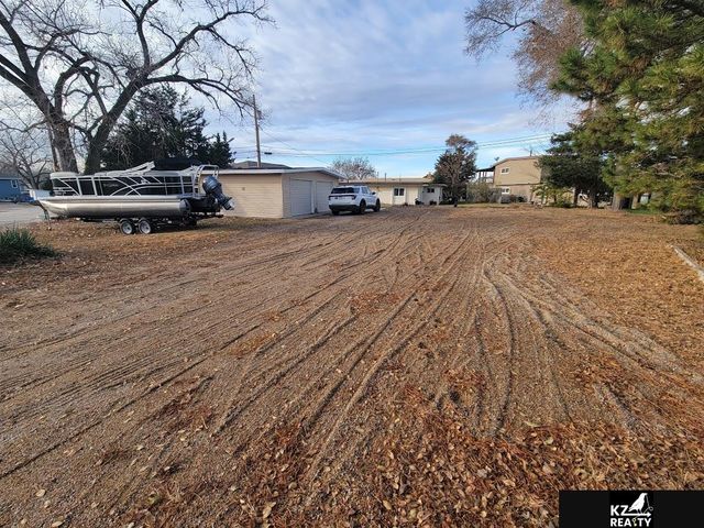 2 South Shore Drive, Columbus, NE 68601