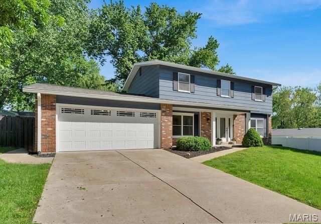 821 Laurel Lane, St Charles, MO 63301