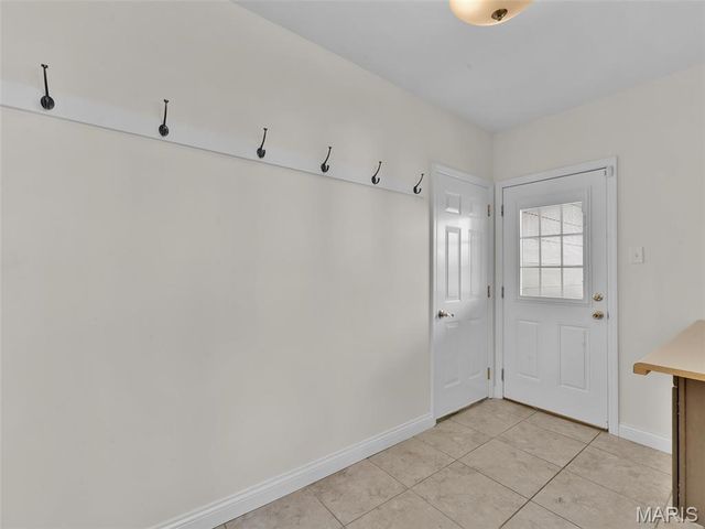 821 Laurel Lane, St Charles, MO 63301