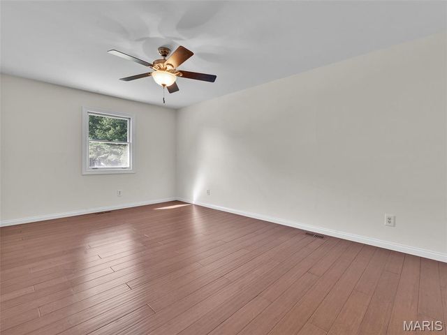 821 Laurel Lane, St Charles, MO 63301
