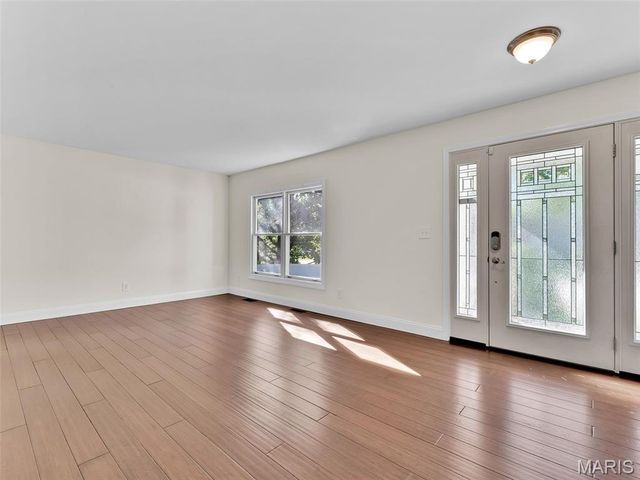 821 Laurel Lane, St Charles, MO 63301