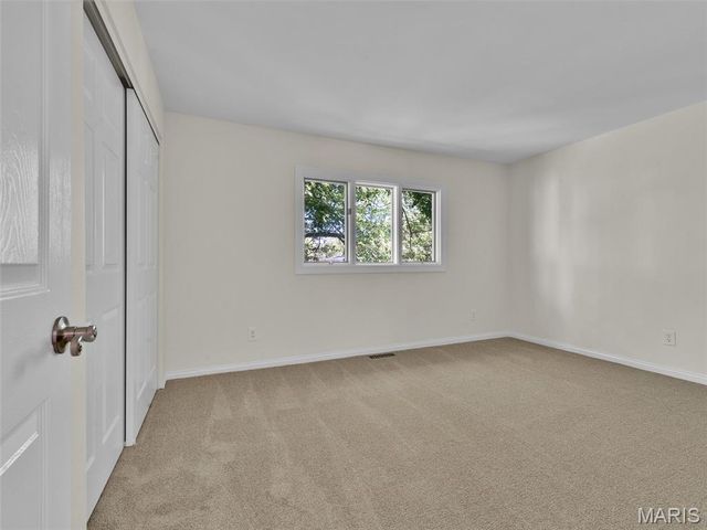 821 Laurel Lane, St Charles, MO 63301