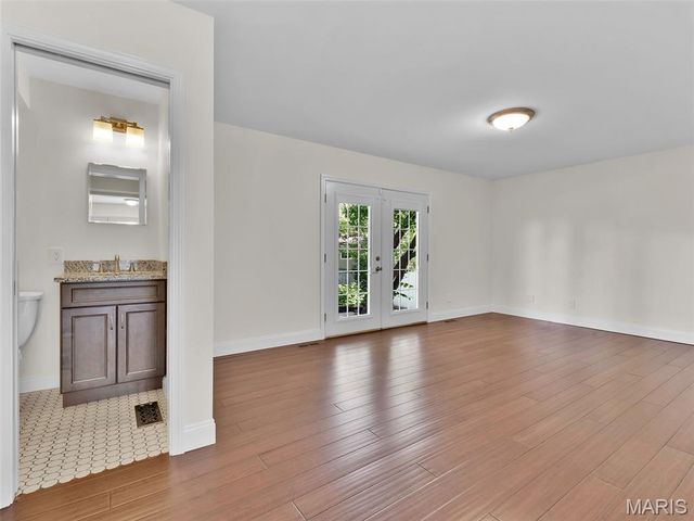 821 Laurel Lane, St Charles, MO 63301