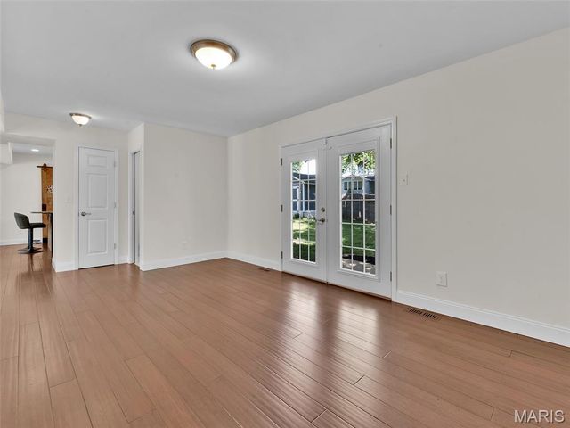 821 Laurel Lane, St Charles, MO 63301