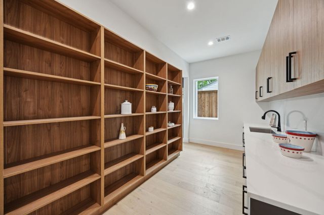 3815 Hawick Lane, Dallas, TX 75220