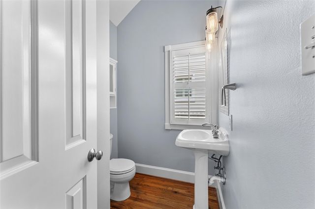 1325 W 23rd Street, Houston, TX 77008