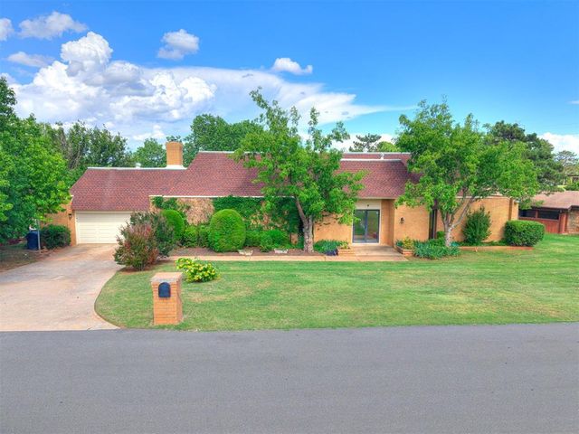 10208 Westlake Drive, Oklahoma City, OK 73162