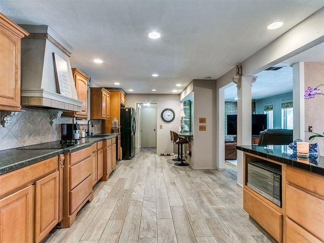 10208 Westlake Drive, Oklahoma City, OK 73162