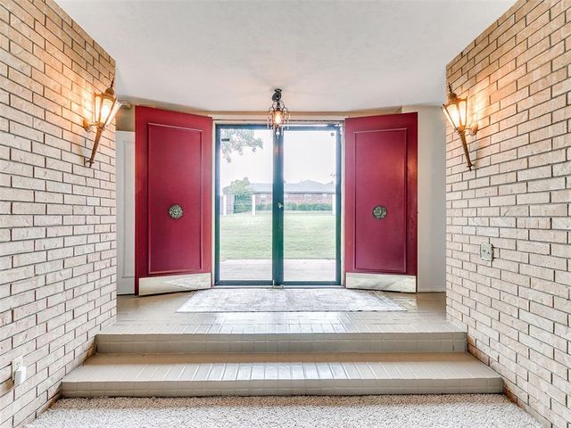 10208 Westlake Drive, Oklahoma City, OK 73162