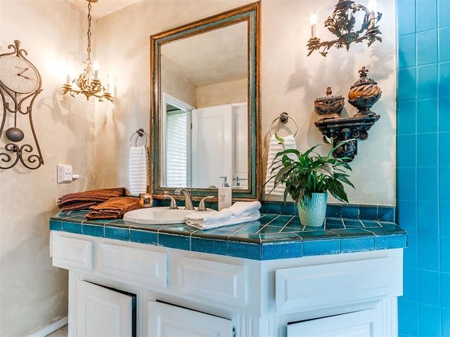 10208 Westlake Drive, Oklahoma City, OK 73162