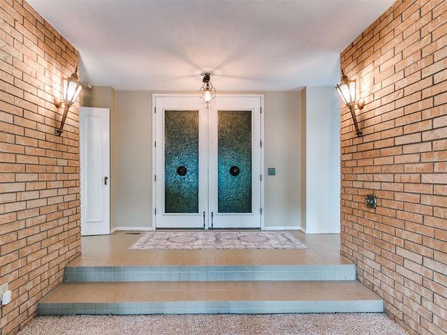 10208 Westlake Drive, Oklahoma City, OK 73162