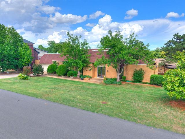 10208 Westlake Drive, Oklahoma City, OK 73162