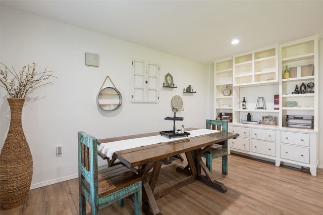 616 E Avenue E, Midlothian, TX 76065