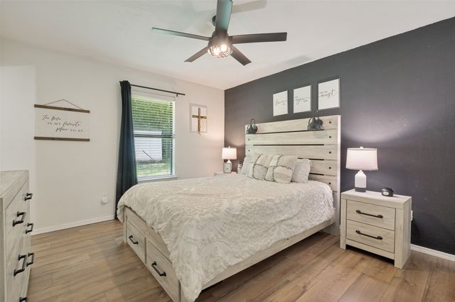 616 E Avenue E, Midlothian, TX 76065