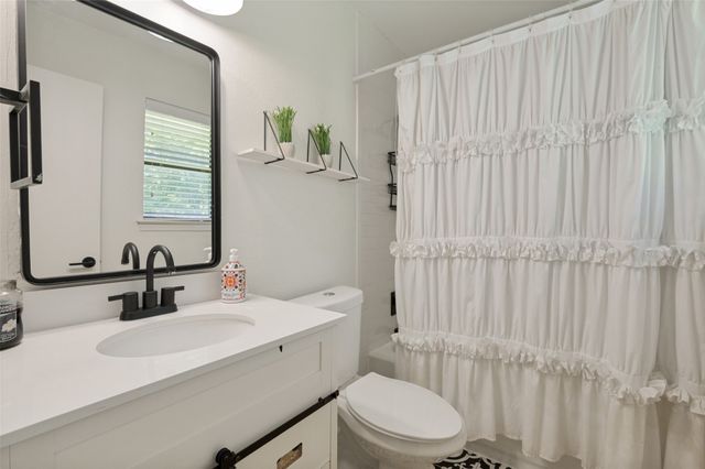 616 E Avenue E, Midlothian, TX 76065