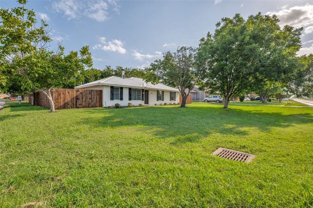 616 E Avenue E, Midlothian, TX 76065