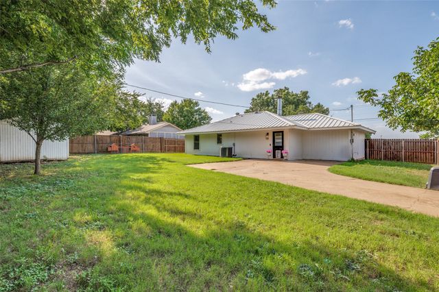 616 E Avenue E, Midlothian, TX 76065