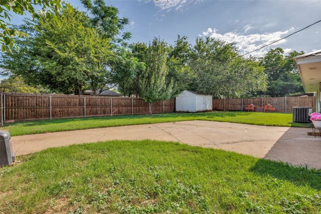 616 E Avenue E, Midlothian, TX 76065