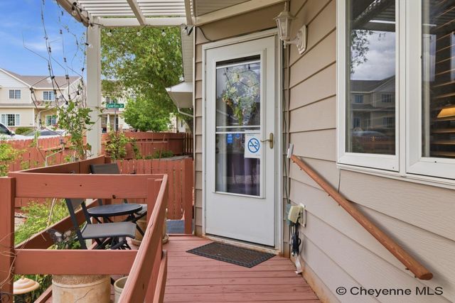 3802 VILLAGE VIEW LN, Cheyenne, WY 82009