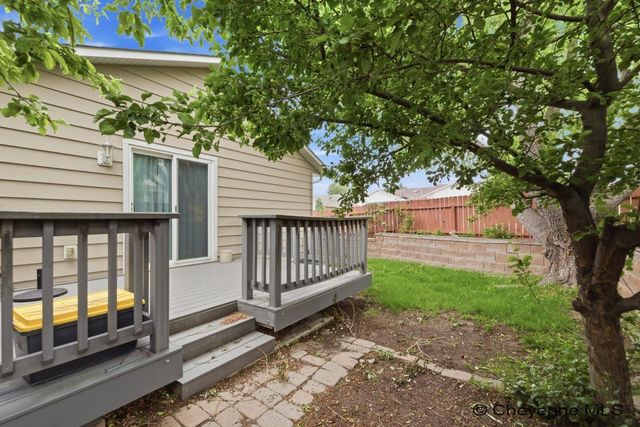 3802 VILLAGE VIEW LN, Cheyenne, WY 82009