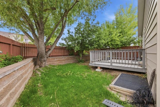 3802 VILLAGE VIEW LN, Cheyenne, WY 82009