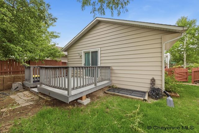 3802 VILLAGE VIEW LN, Cheyenne, WY 82009