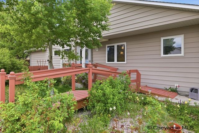 3802 VILLAGE VIEW LN, Cheyenne, WY 82009