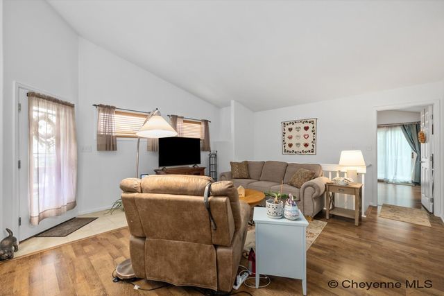 3802 VILLAGE VIEW LN, Cheyenne, WY 82009