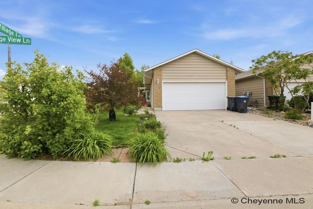 3802 VILLAGE VIEW LN, Cheyenne, WY 82009