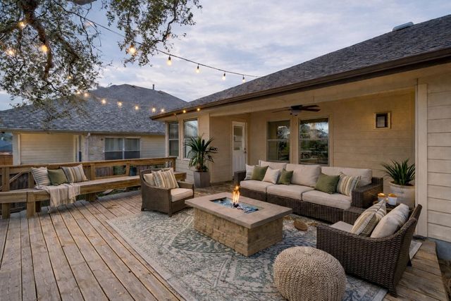 150 Saint Richie LN, Austin, TX 78737