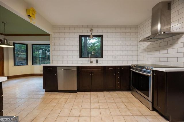 2064 Palmer CT Court, Lawrenceville, GA 30043