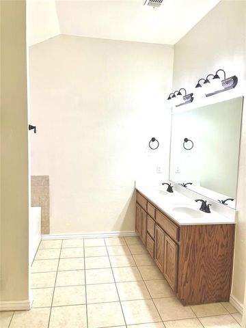 929 Eagle Cliff Drive, Norman, OK 73072