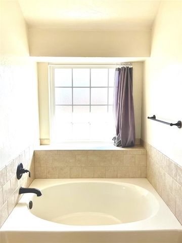 929 Eagle Cliff Drive, Norman, OK 73072