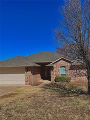 929 Eagle Cliff Drive, Norman, OK 73072