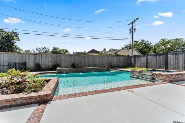 7548 Boyce Dr, Baton Rouge, LA 70809