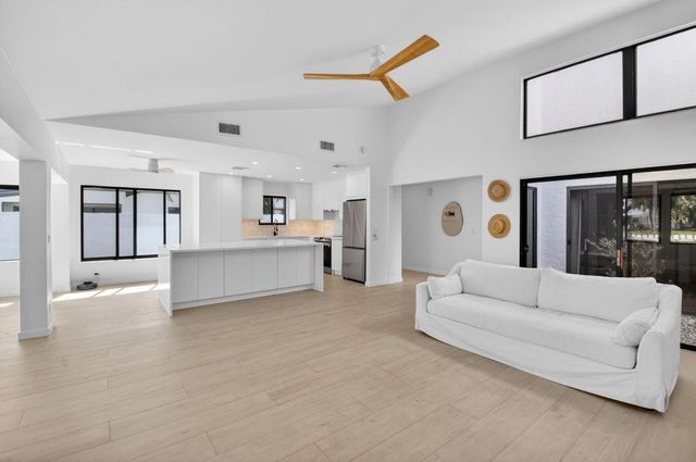 233 SW 28th Avenue, Delray Beach, FL 33445