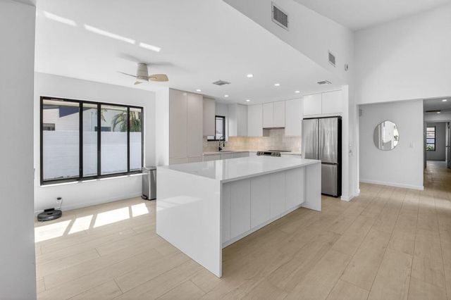 233 SW 28th Avenue, Delray Beach, FL 33445